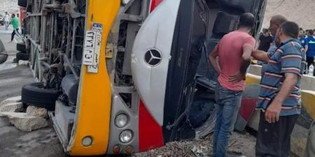 بالأسماء والحالة الصحية للمصابين.. القصة الكاملة لحادث انقلاب أتوبيس طريق الجلالة