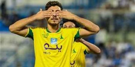 عودة محمد شريف إلى مصر.. تفاصيل مفاوضات الزمالك وبيراميدز