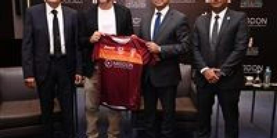 الأسطورة الإيطالية Totti بعد تعاقده مع شركة مدن .. أتمنى فتح المزيد من مدارس الكرة بمصر وأكتشاف مواهب تكمل مسيرتي