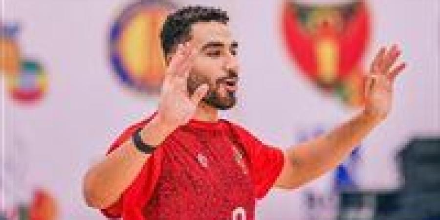 محسن رمضان: الأهلي جاهز لمواجهة سي إف جي.. ونلعب من أجل الفوز فقط