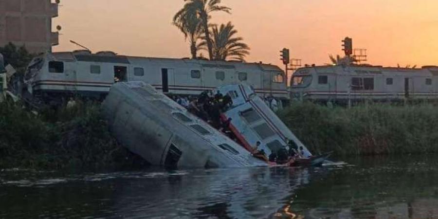 إحالة المتسببين للنيابة.. بيان هام من «النقل» بشأن حادث قطاري المنيا