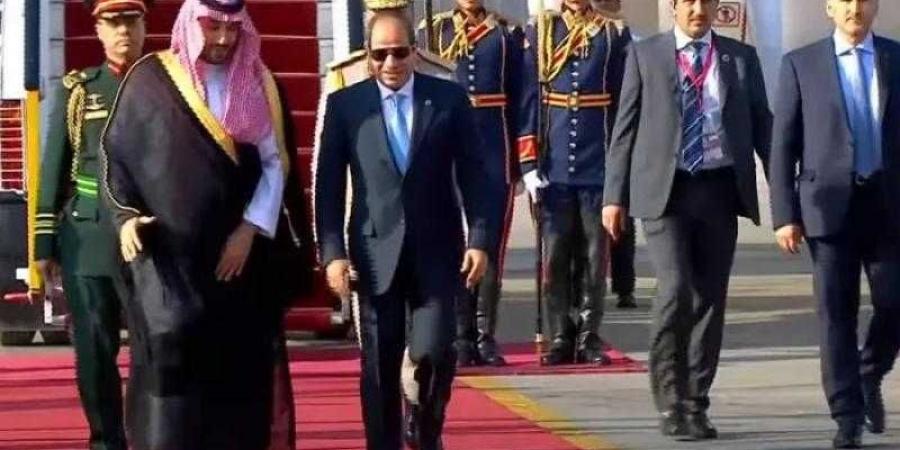 الرئيس السيسي يستقبل ولي العهد السعودي بمطار القاهرة