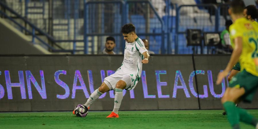 دوري روشن السعودي| الهلال يبعتد بالصدارة بعد الفوز على الفيحاء.. وأهلي جدة يعود بانتصار مهم من الدمام بثلاثية في مرمى الخليخ