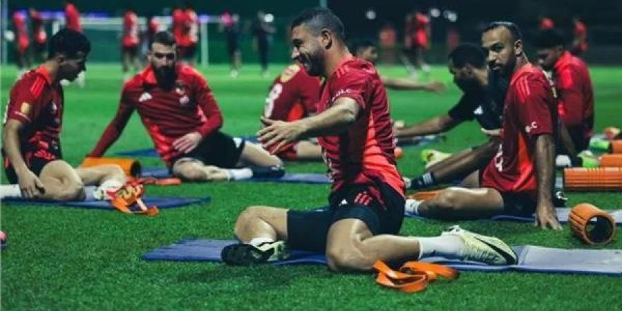 الأهلي يختتم استعداداته لمباراة الزمالك في نهائي كأس السوبر المصري (فيديو)