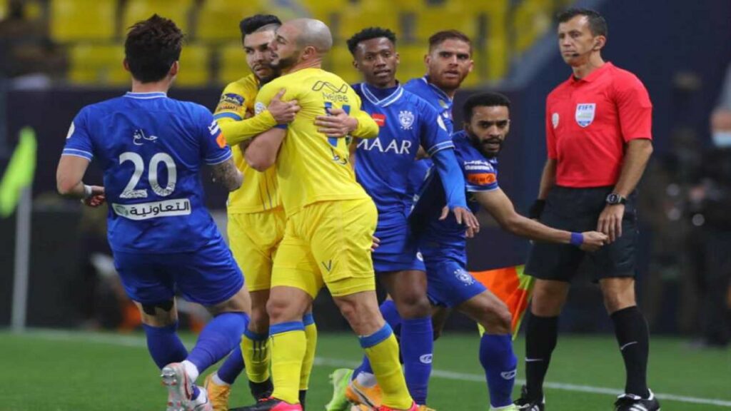 يوسف خميس يتهم الهلال بـ سرقة الألقاب بمساعدة الحكام