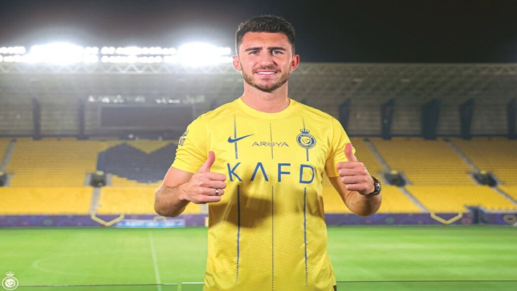 نجم الهلال يعقب بحيادية على إيقاف نجم النصر لابورت