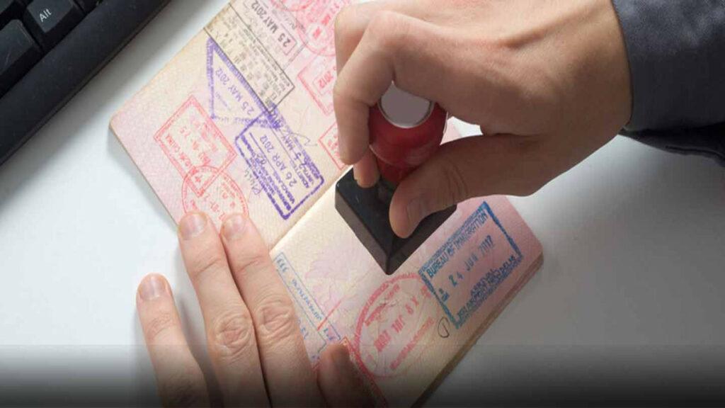 تقدر تقدم من مكانك.. رابط تصريح دخول أبوظبي الإلكتروني والشروط الواجب توافرها