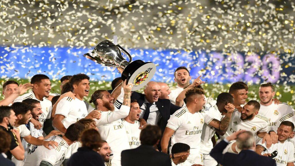 ريال مدريد يتوج بلقب الدوري الإسباني