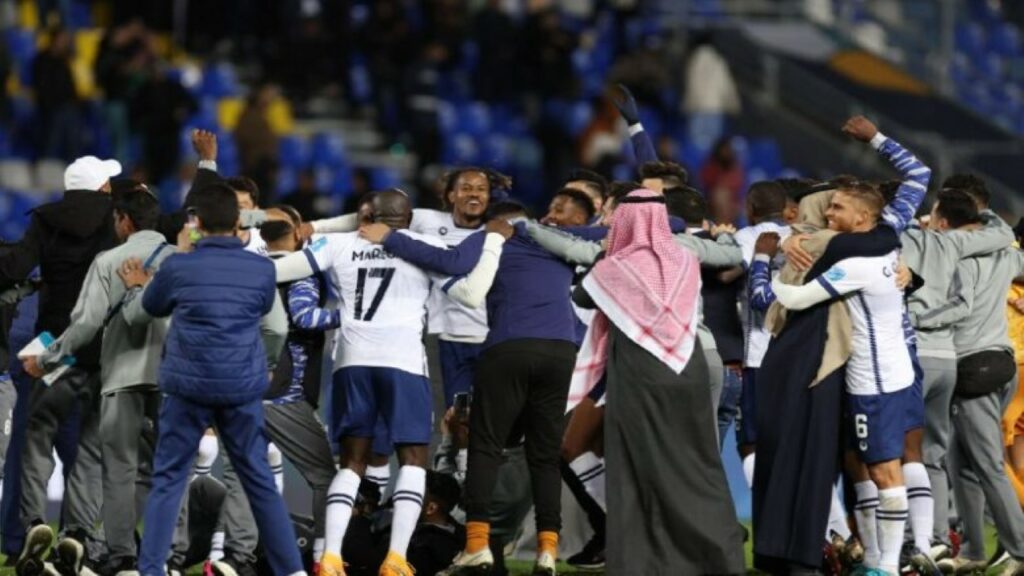 حشود الحجاج في مكة مهددة بحافلة الهلال "المتهورة"