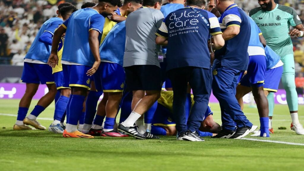 الأمير الوليد بن طلال يشيد بلقطة سجود رونالدو