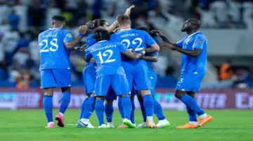الهلال السعودي لا يقبل معاملته مثل خصيمه نادي النصر