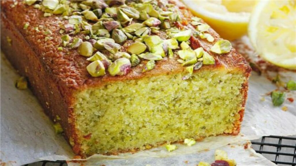 خطوات تحضير كيكة الفستق بالحليب