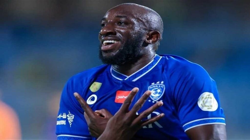 نجم الهلال السابق يعود من جديد