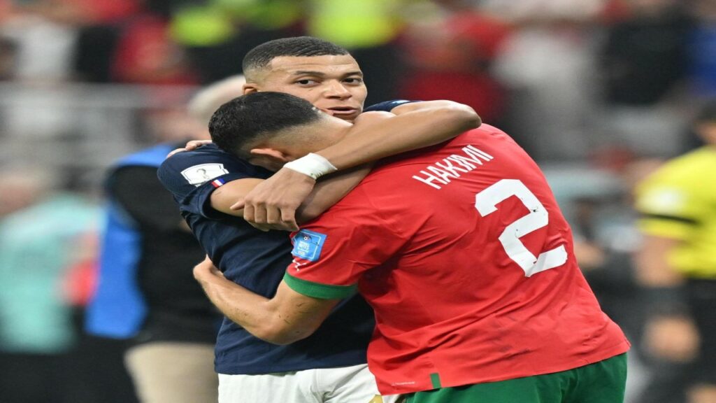 حرب كلامية بين الدبيخي والناقور حول علاقة مبابي بالنصر