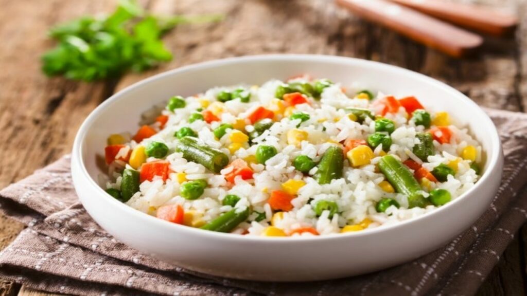 طريقة تحضير الأرز بالخضار