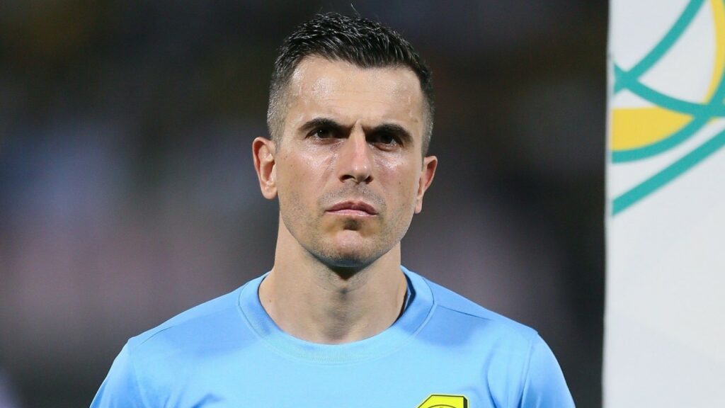 نجم الاتحاد يرفض الرحيل بعد حفل وداعه