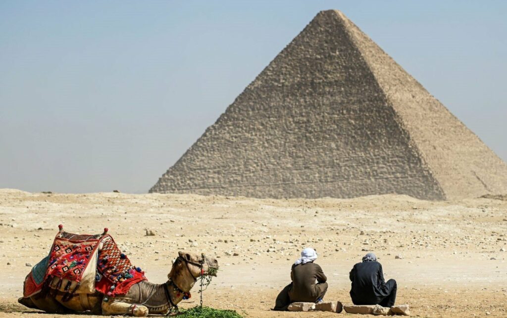 اكتشاف الهيكل أمام الهرم الأكبر