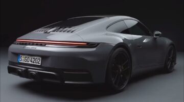 انسيابية وفخامة التصميم وقوة الأداء.. مواصفات ومميزات سيارة بورش 911 لعام 2025