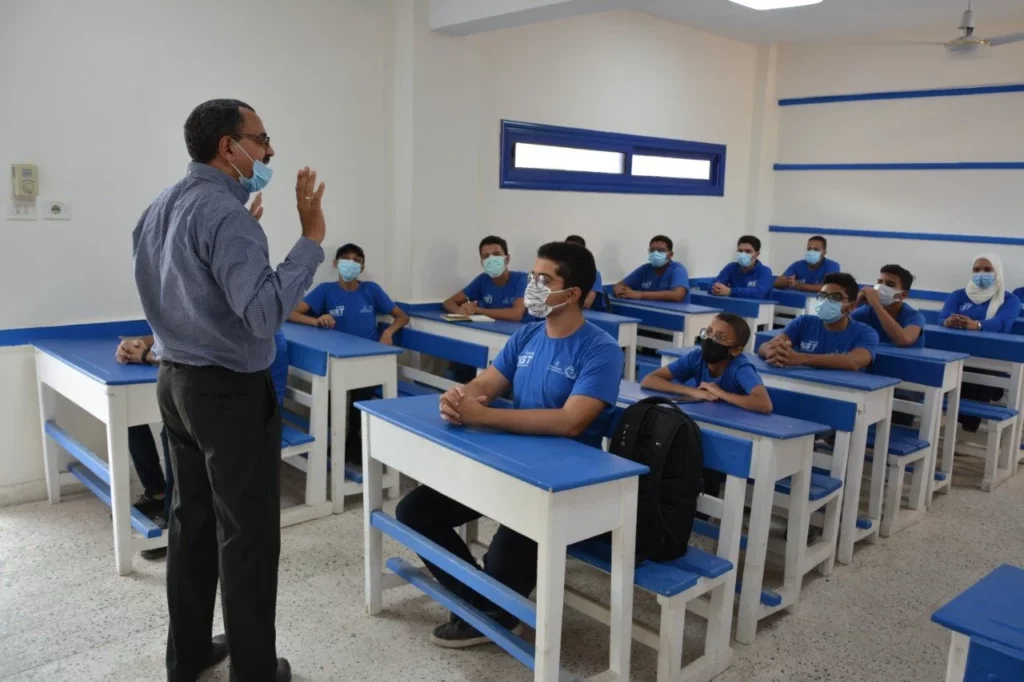 مدارس بعد الاعدادية بمجموع قليل