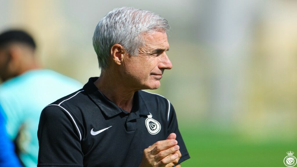 الهريفي يطالب بإقالة كاسترو ويرشح الشهري بديلاً