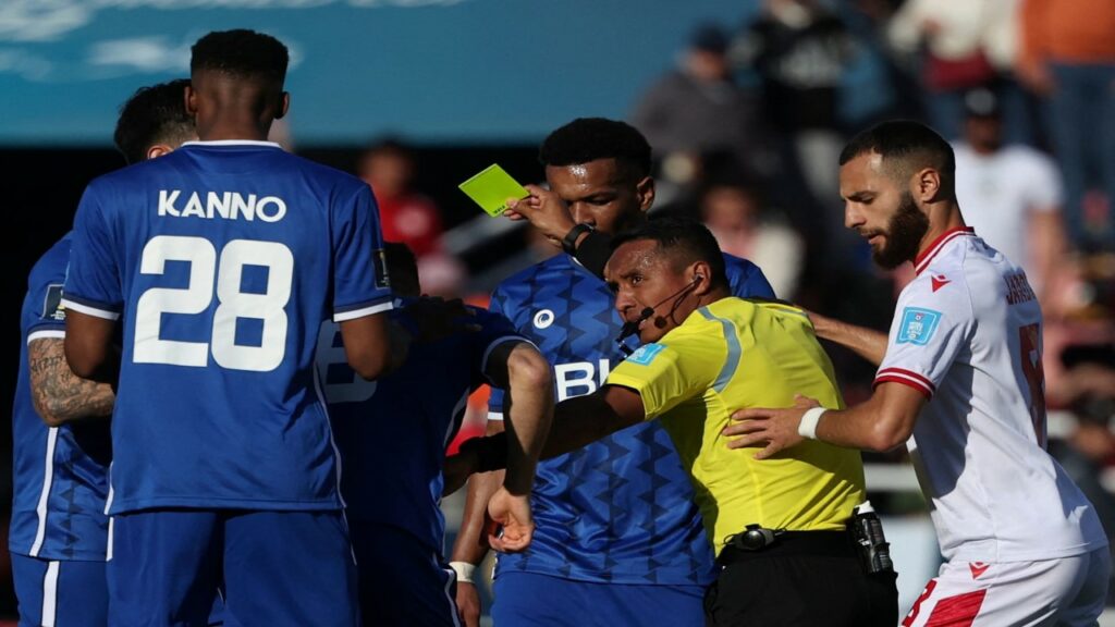 ضجة كبيرة أثارها الهلال السعودي