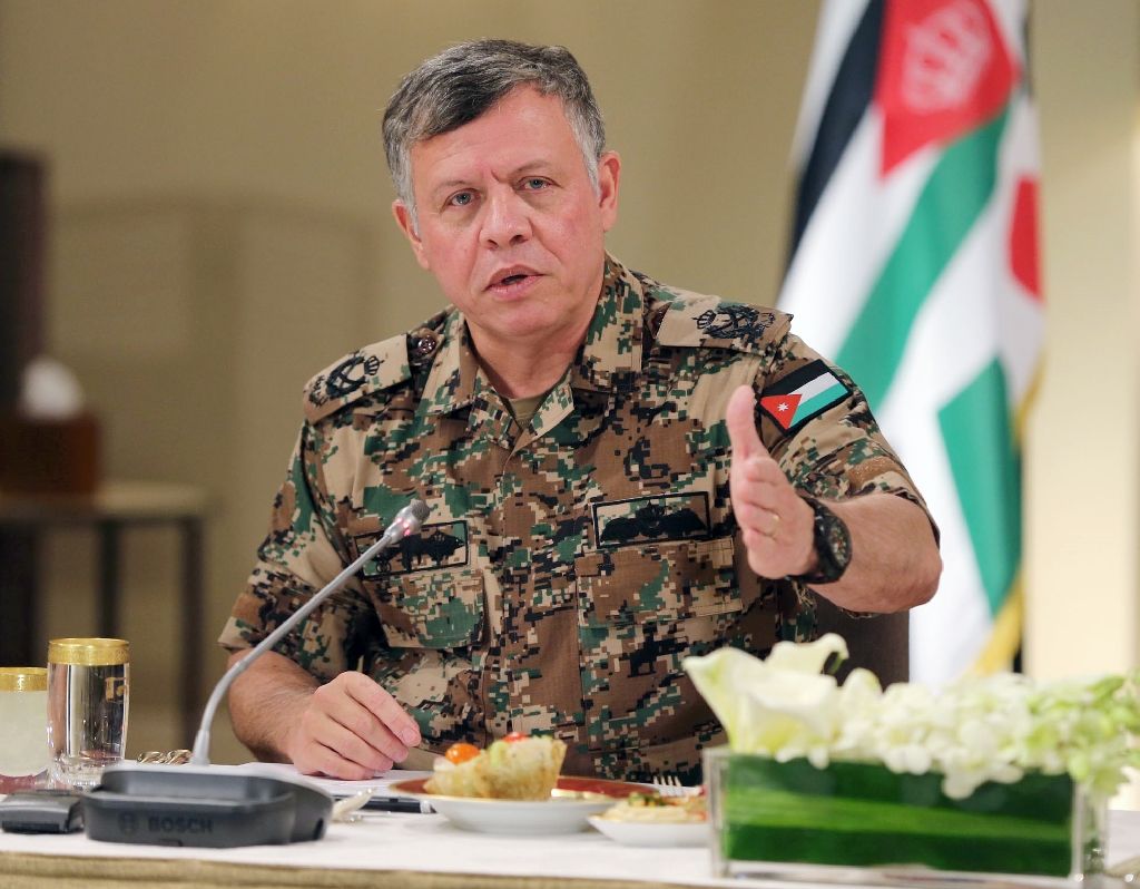 صرف رواتب المتقاعدين العسكريين