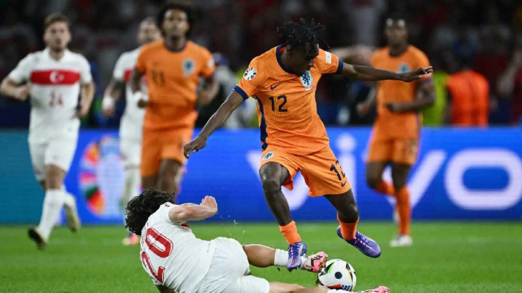 موعد مباراة هولندا وإنجلترا في نصف نهائي يورو