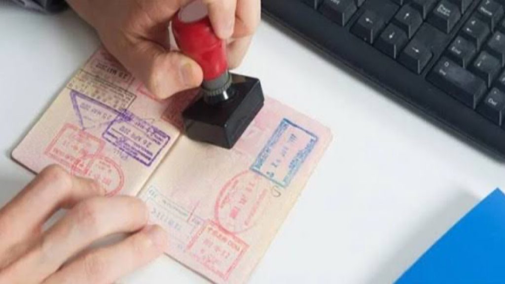 شروط استقدام العائلة في الكويت