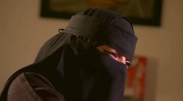 طلبت منه الخلع.. زوج ينشر صور وفيديوهات فاضحة لزوجته على مواقع التواصل – الجريدة