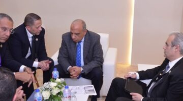 يبحث مع “سيمنس انيرجى ” اقامة محطة طاقة رياح قدرة 500 ميجاوات – الجريدة