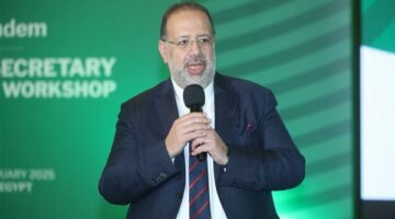 وليد العطار يلقي محاضرة لسكرتيري عموم الاتحادات الأفريقية بتكليف من الكاف – الجريدة