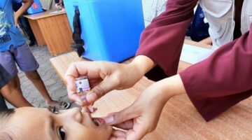 تطعيم 550 ألف طفل فلسطيني ضد شلل الأطفال في غزة – الجريدة