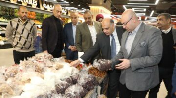 محافظ بني سويف يتفقد المحال التجارية والهايبرات استعدادًا لشهر رمضان المبارك | محافظات – الجريدة