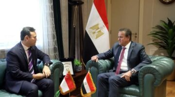 خالد عبدالغفار يستقبل وزير الدولة الأول للدفاع والقوى العاملة بدولة سنغافورة لبحث التعاون المشترك | الأخبار – الجريدة