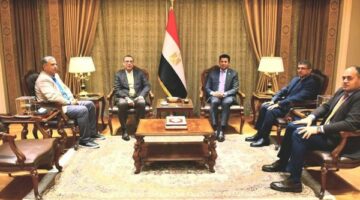وزير الشباب والرياضة يلتقي رئيس اتحاد الكرة الطائرة لمناقشة خطة تطوير اللعبة – الجريدة
