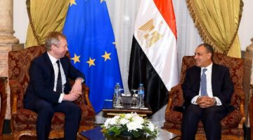 مصر تعزز جهودها لإعادة الإعمار.. تفاصيل لقاء وزير الخارجية والممثل الأوروبي لعملية السلام – الجريدة