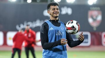 كولر يستبعد 4 من الأهلي لمواجهة الهلال.
