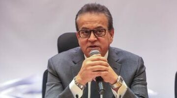 وزير الصحة يترأس اجتماعًا للجنة التنمية البشرية