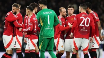 تقارير: مانشستر يونايتد يتخلى عن نصف الفريق