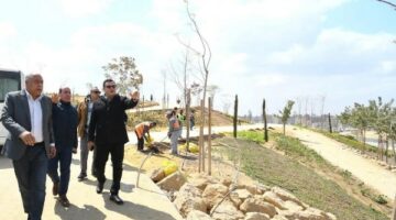 وزير الإسكان ومحافظ القاهرة يتفقدان حدائق تلال الفسطاط