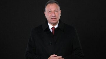 الخطيب يُهنئ فريق الطائرة بفوز الدوري