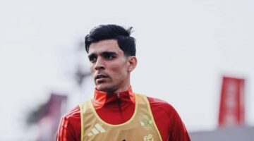 بن شرقي يعود لتدريبات الأهلي بعد غياب