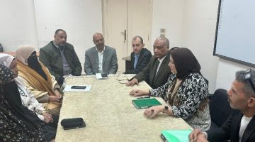 مدير تعليم مطروح يناقش خطط تطوير التعليم الفني مع مديري الإدارات