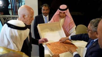 وزارة التعليم تستعرض منصاتها في معرض تونس الدولي للكتاب 2025
