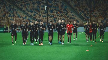 الأهلي ينهي استعداداته لمواجهة الهلال الإفريقي.