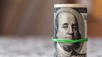 سعر الدولار اليوم يتراجع أمام الجنيه المصري في ختام التعاملات