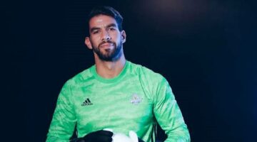 شكرا لكل من صدق فيهم … شريف إكرامي يحتفل بتاهل بيراميدز لنهائي إفريقيا