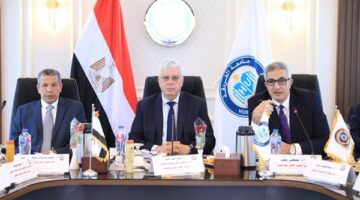وزير التعليم العالي يوجه الجامعات بالاستعداد لامتحانات نهاية العام