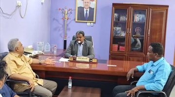 نائب وزير التعليم الفني يشيد بجهود تطوير المعاهد التقنية خلال لقائه مدير مكتب عدن