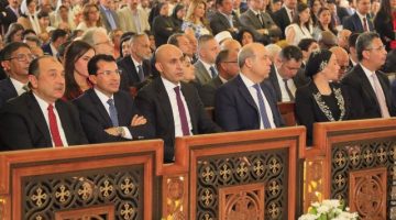 وزير التعليم يحضر قداس عيد القيامة المجيد في الكاتدرائية المرقسية بالعباسية